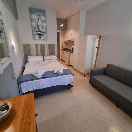 Mastora Seaside Apartament *