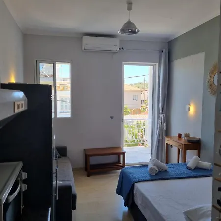 Mastora Seaside Apartment