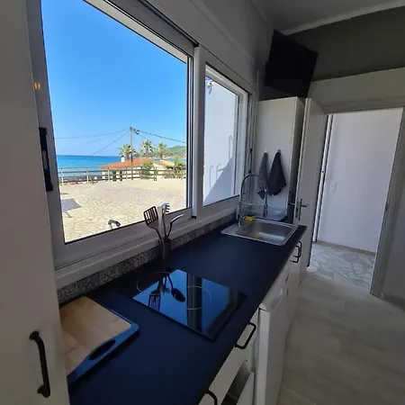 Mastora Seaside Apartment *