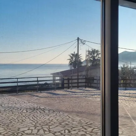 Mastora Seaside アパート
